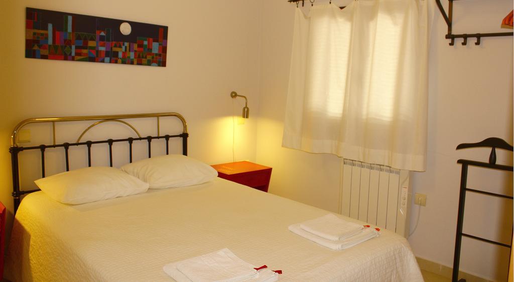Apartamentos Puenteviejo Arenas de San Pedro Szoba fotó